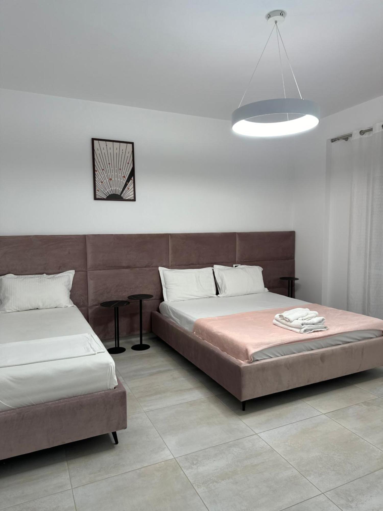 Lungomare Luxury Sea View Apartaments Vlore Exterior photo