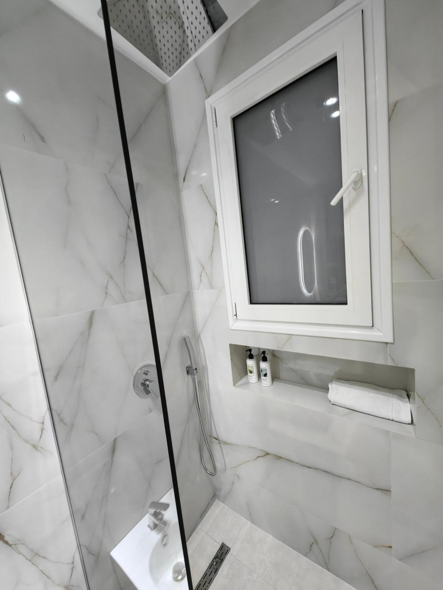 Lungomare Luxury Sea View Apartaments Vlore Room photo